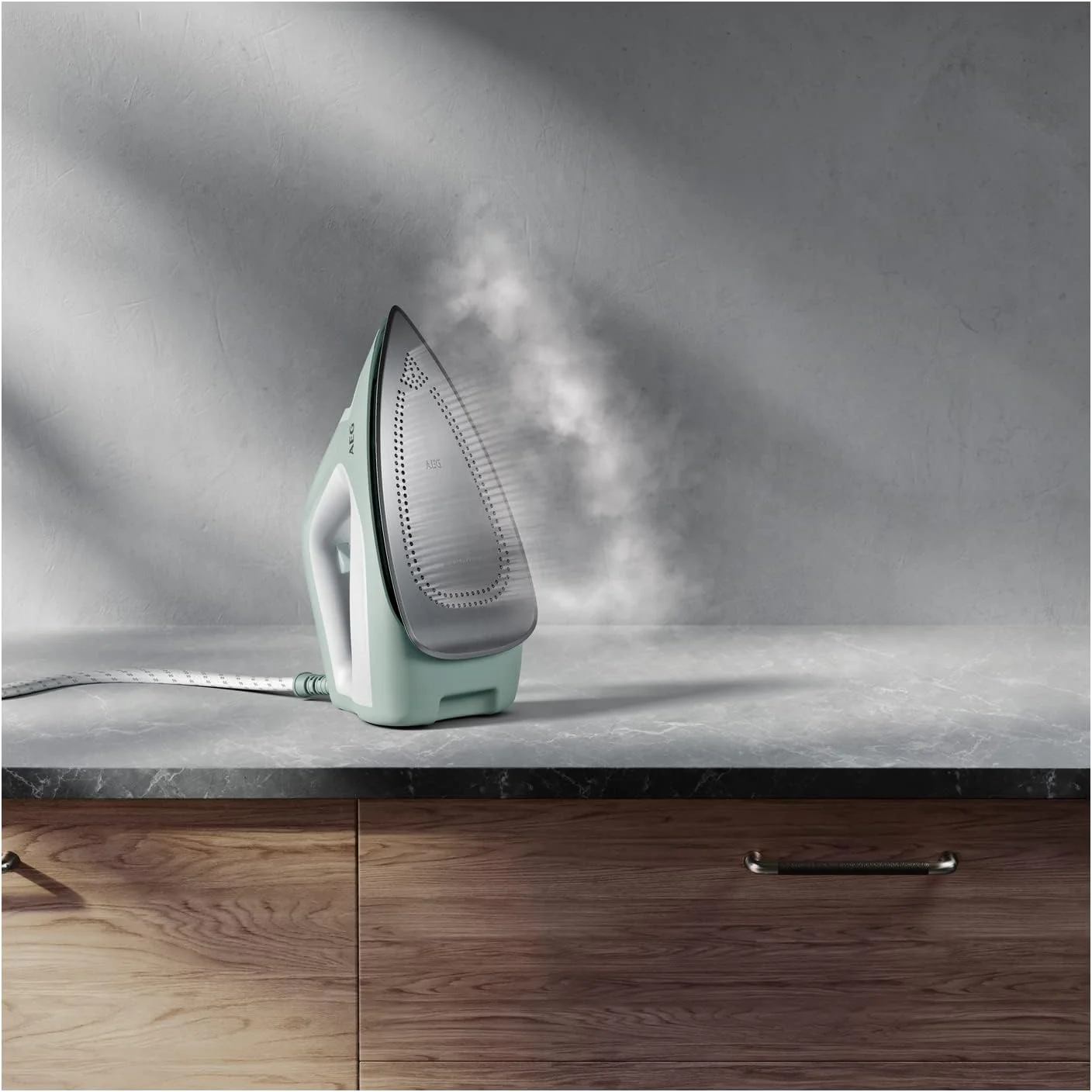 AEG 220 volts Steam station iron ST614LG steamer press 220v 240 volt 50 hz