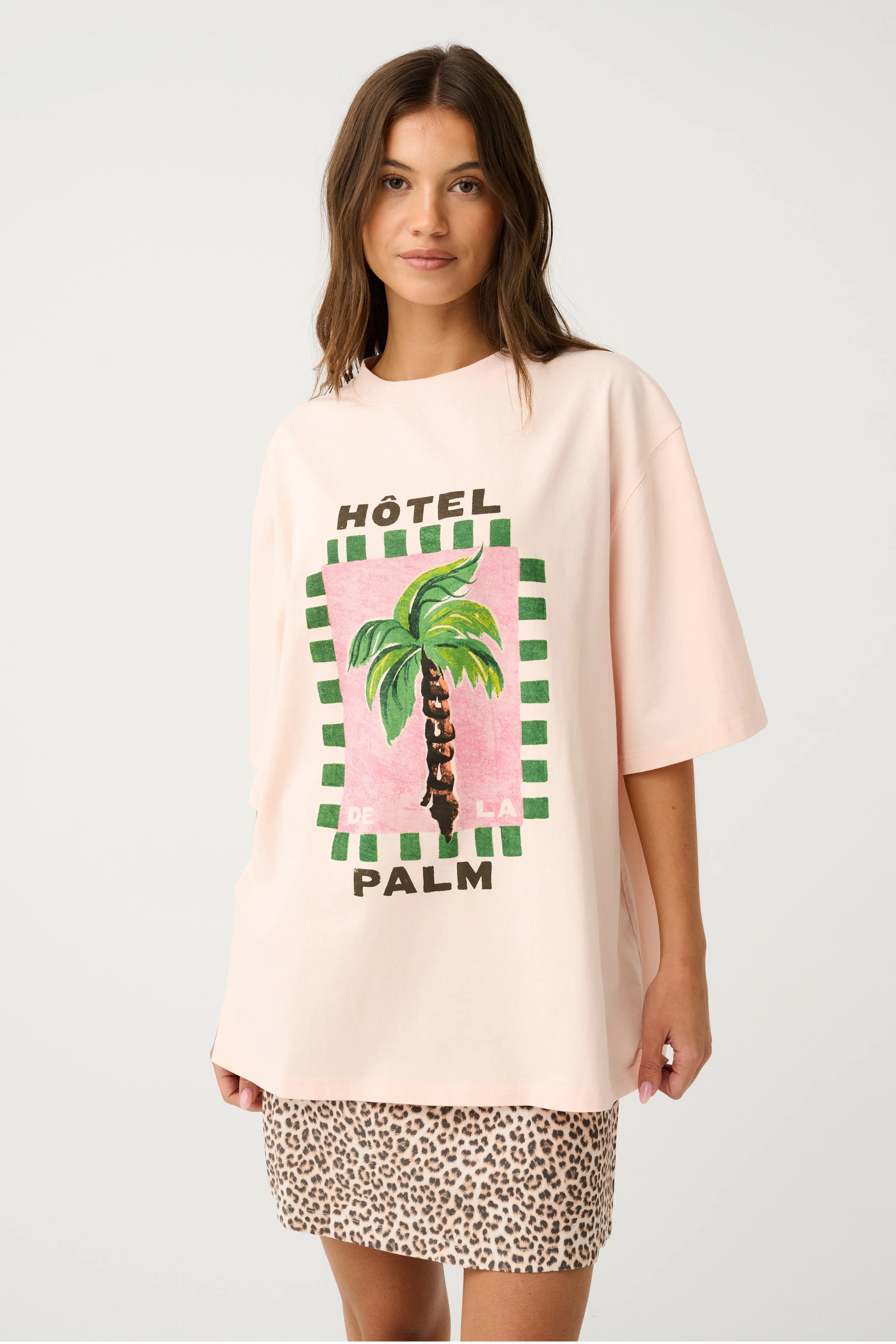 CW Jeana Tee - Hotel Palm