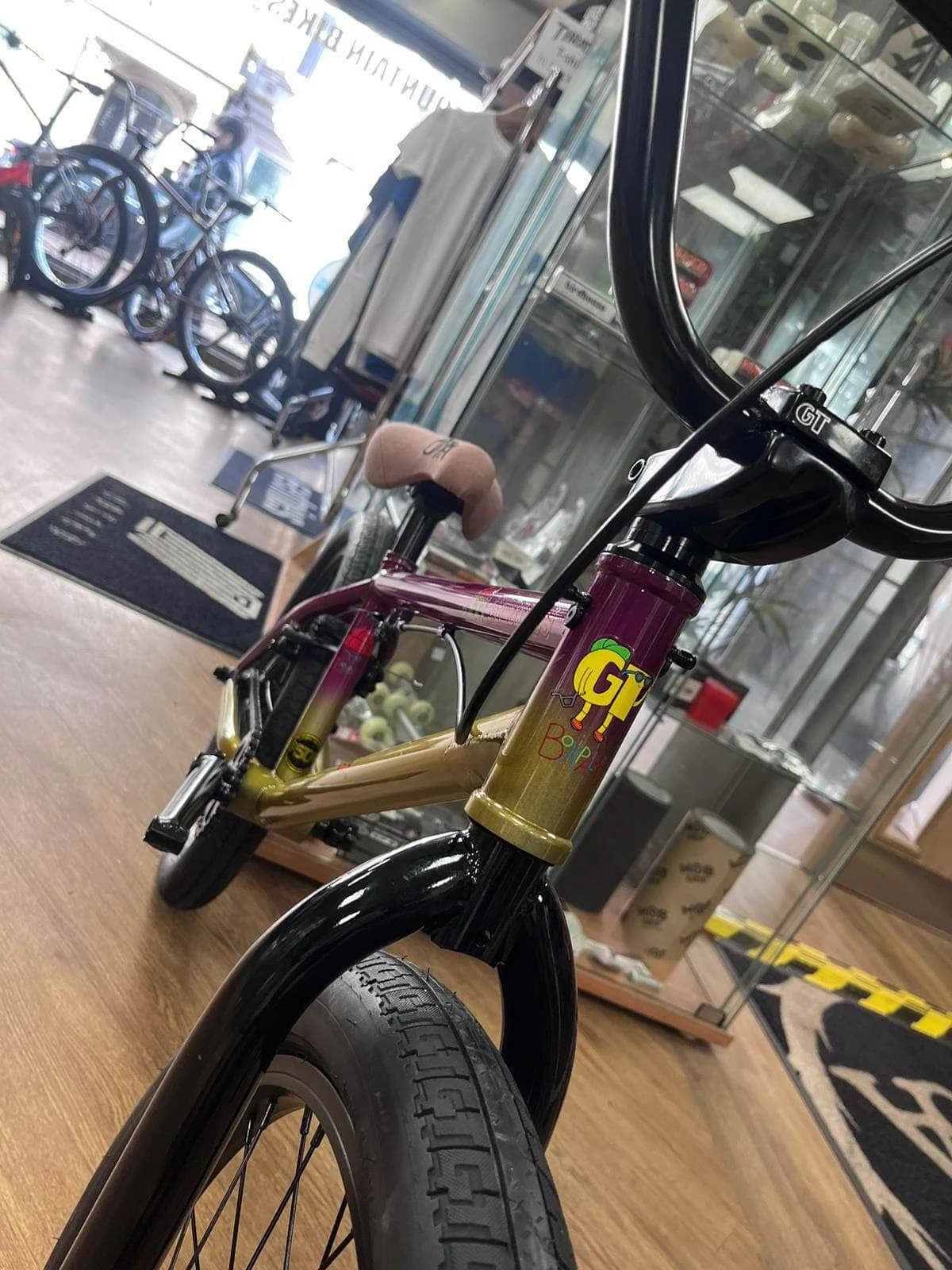 2025 Bicicleta BMX GT Performer – Bicicleta freestyle de gama media con tubo superior de 20,5