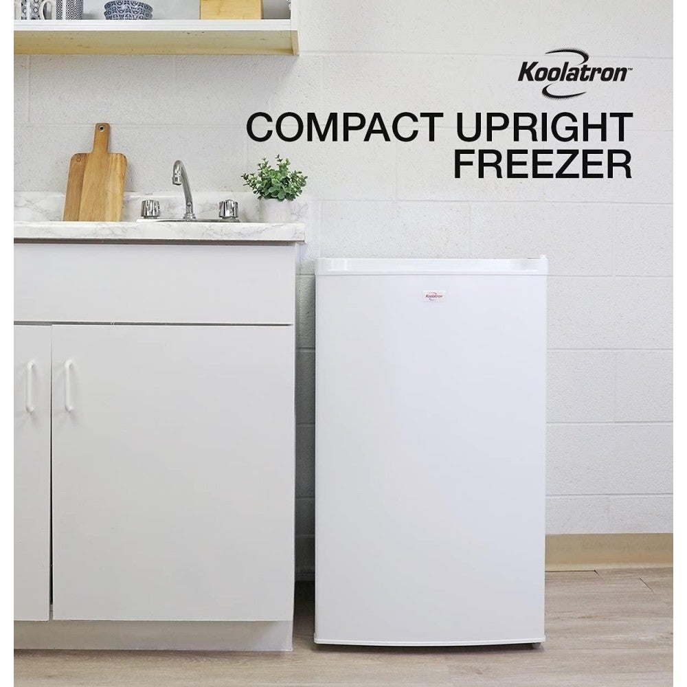 Congelador Vertical Compacto Koolatron con Tecnología de Enfriamiento por Compresor, Capacidad de 3.0 Pies Cúbicos – Ideal para Apartamentos, Condominios, Oficinas, Casas Rodantes, Cabañas, Cocinas Pequeñas – Blanco