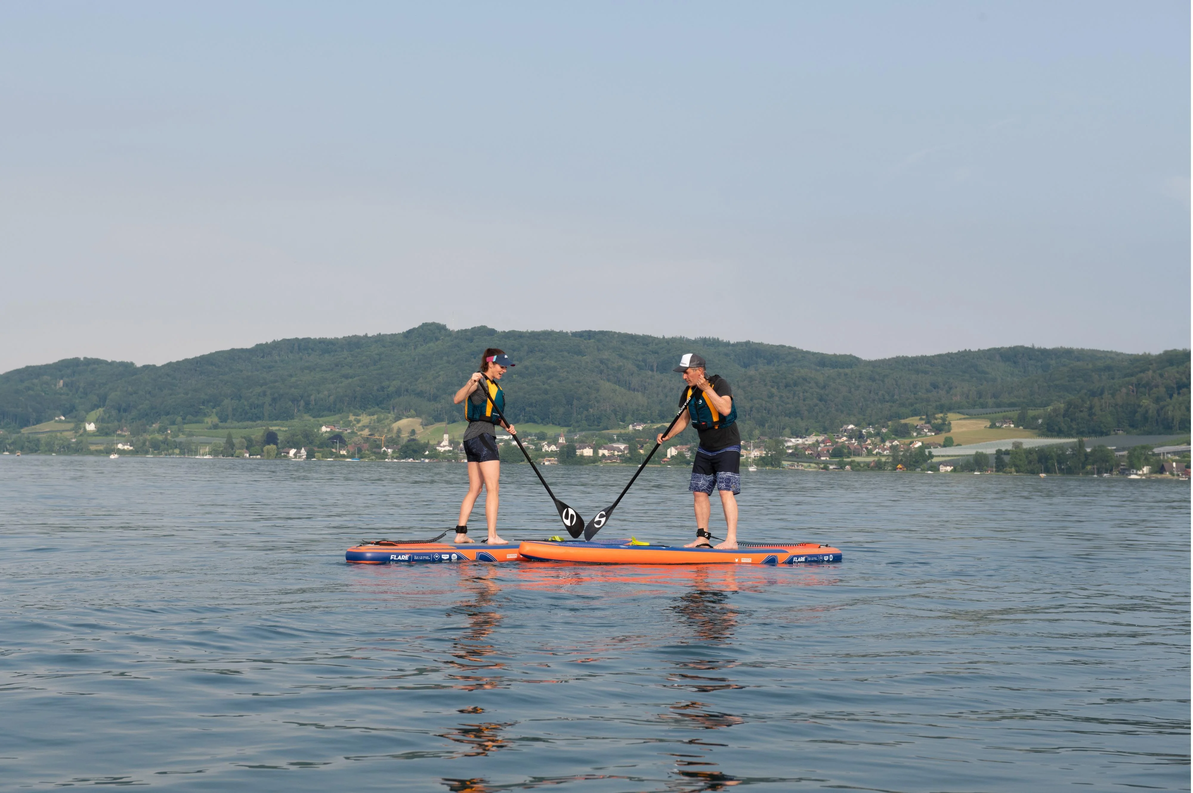 2025 Flare 10.8 Tabla de SUP hinchable – ligera y estable. construcción Woven Dropstitch. accesorios incluidos en mochila