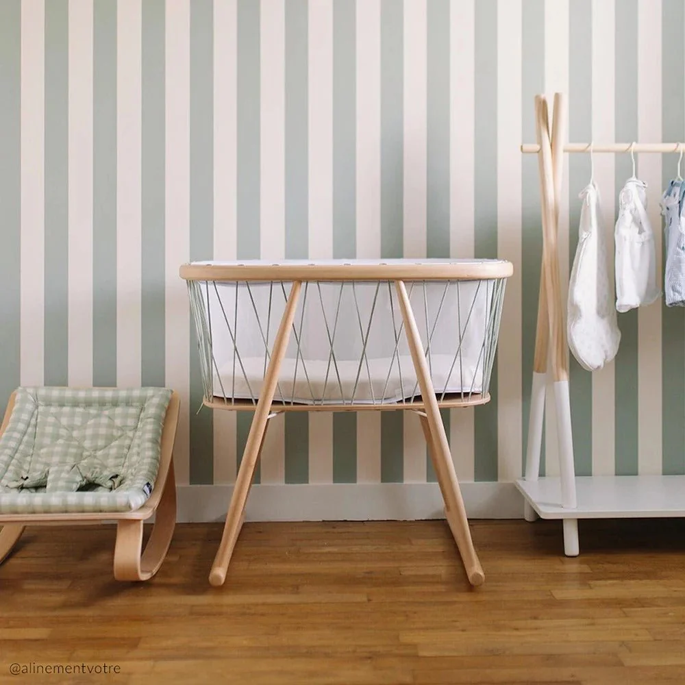 2025 Cuna KUMI de Charlie Crane – innovadora. transparente. redonda. acogedora. espacio abierto. suave balanceo. cordones de colores. fácil de montar. materiales duraderos. certificada