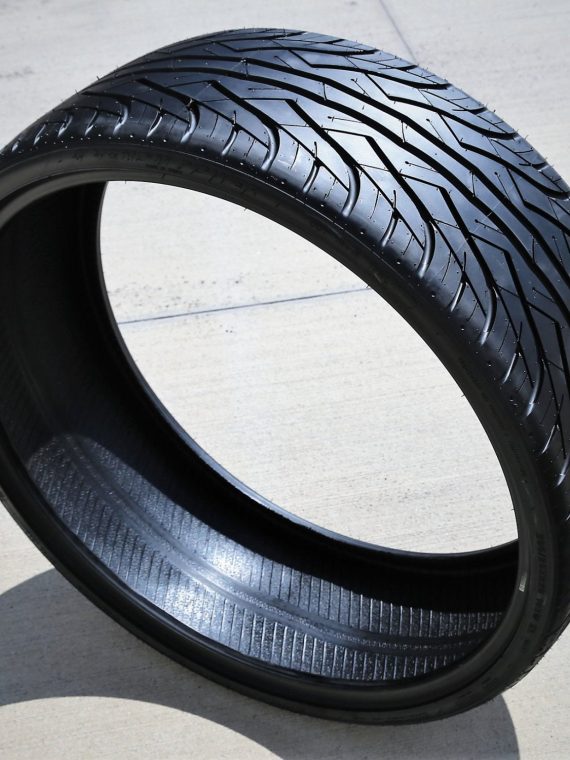 2025 Neumático de alto rendimiento Venom Power Ragnarok One 295/25R28 ZR 103W XL M+S