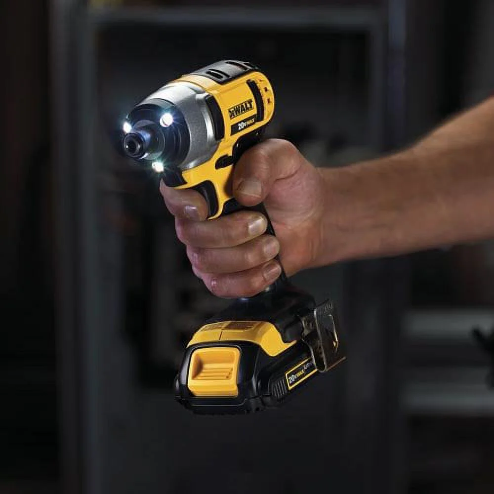 2025 DEWALT DCK240C2 Kit Combinado 20V MAX Taladro y Atornillador de Impacto Inalámbricos con (2) Baterías de 1.3 Ah. Cargador y Bolsa