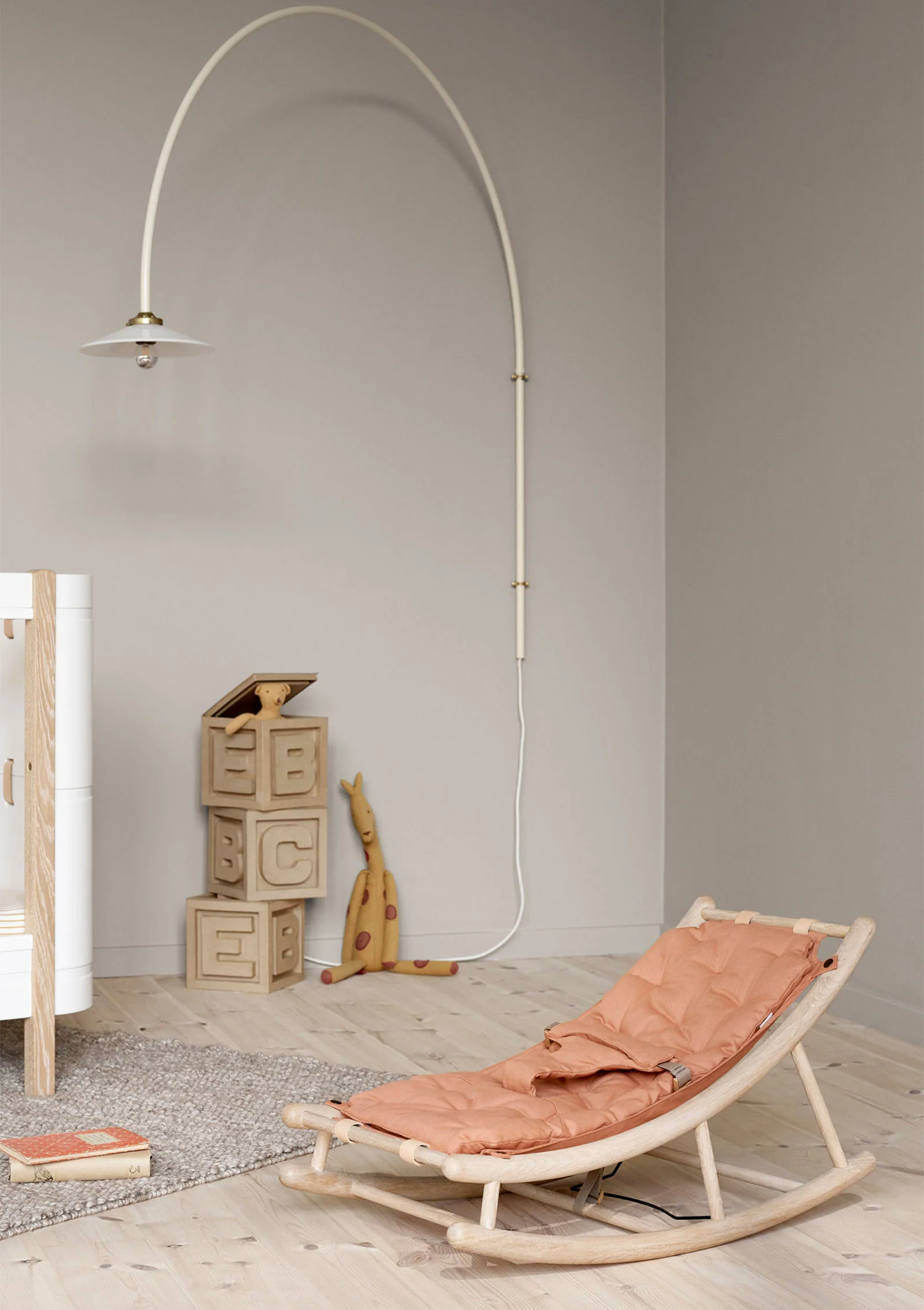 2025 Hamaca para bebé y niño pequeño 'Wood' roble / caramelo