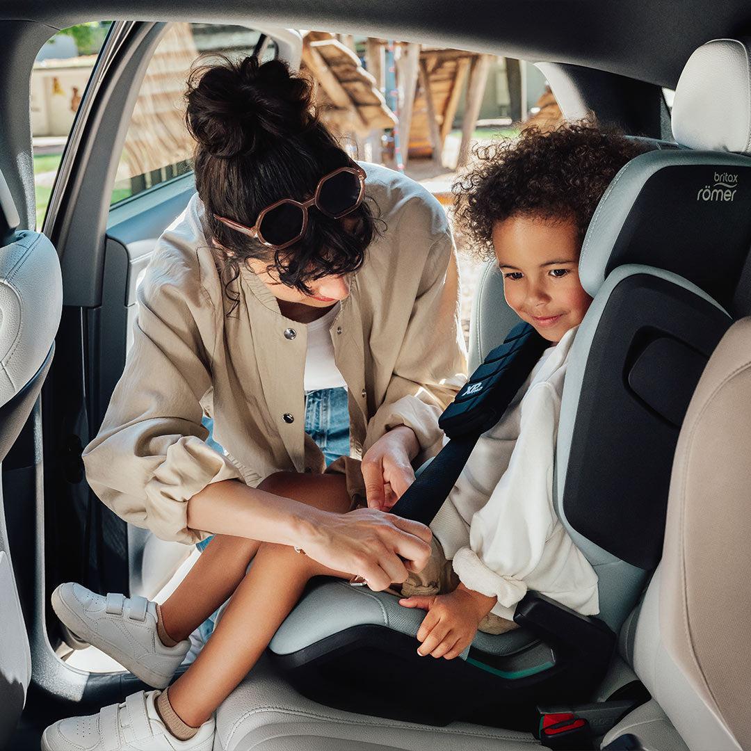 Silla de coche Britax Römer Kidfix i-Size Pro -Azul puerto- Estilo