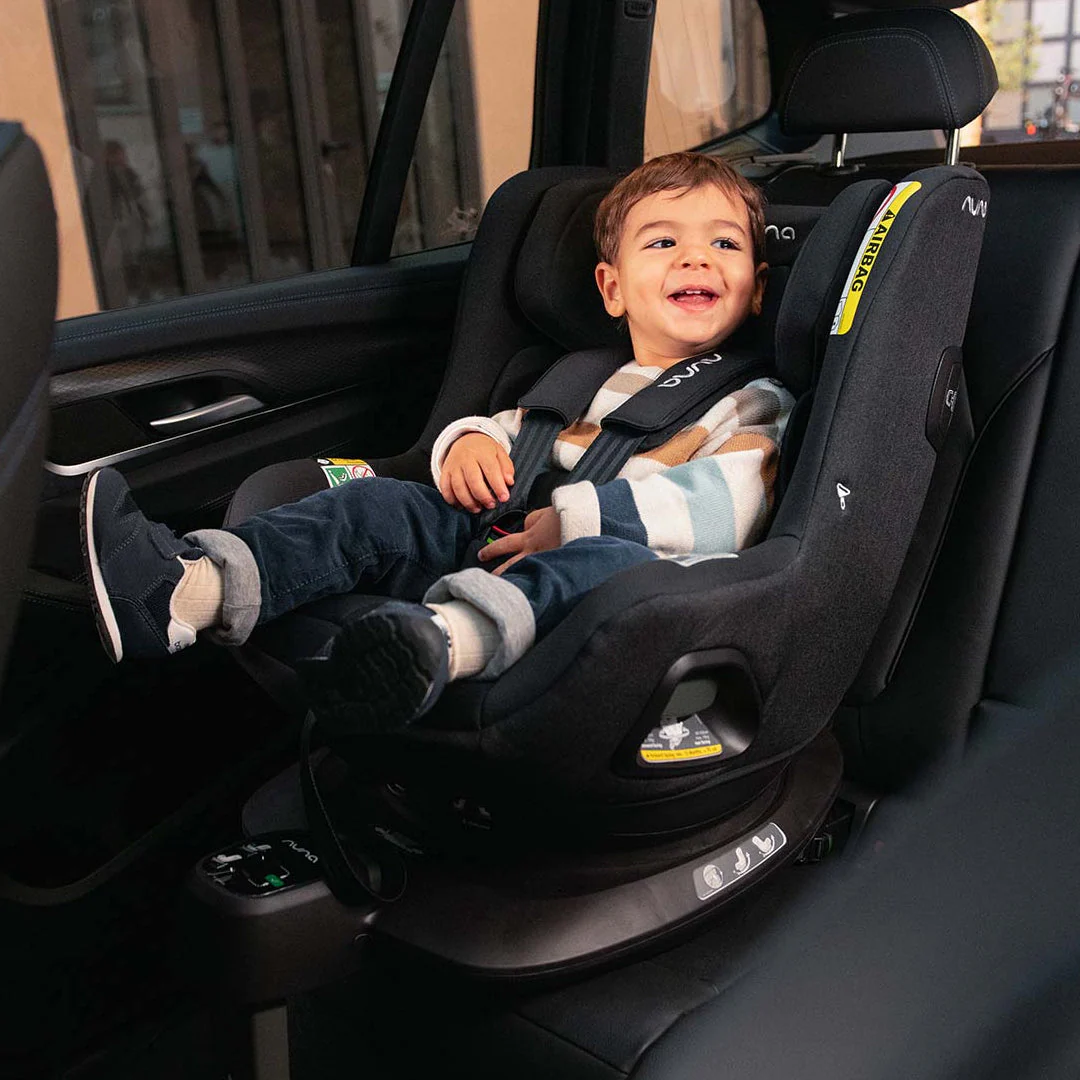 2025 Nuna PRUU Asiento Auto Giratorio – Caviar