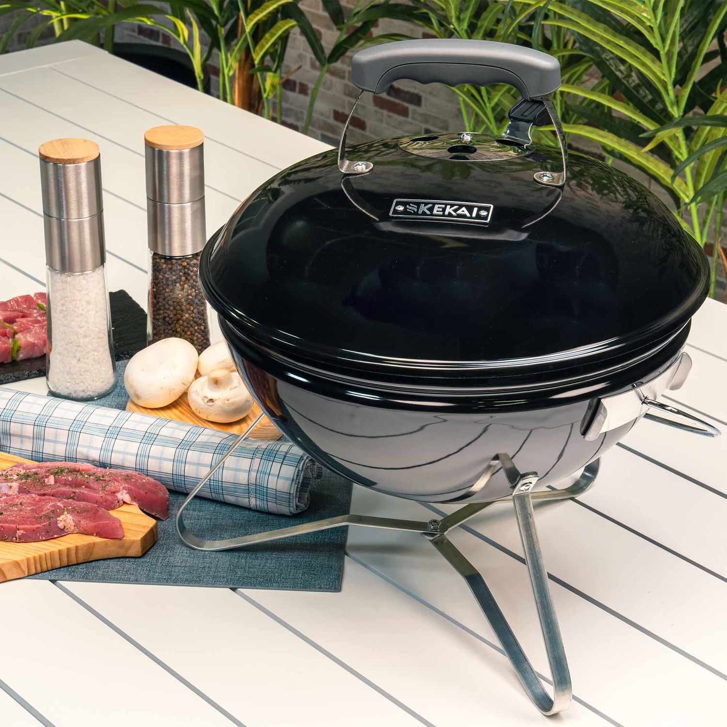 Barbacoa De Carbón Portátil De Sobremesa Kekai Tahoe  37x37x44 Cm Tapa Con Sistema De Transporte Y Bloqueo Esmaltado Negro