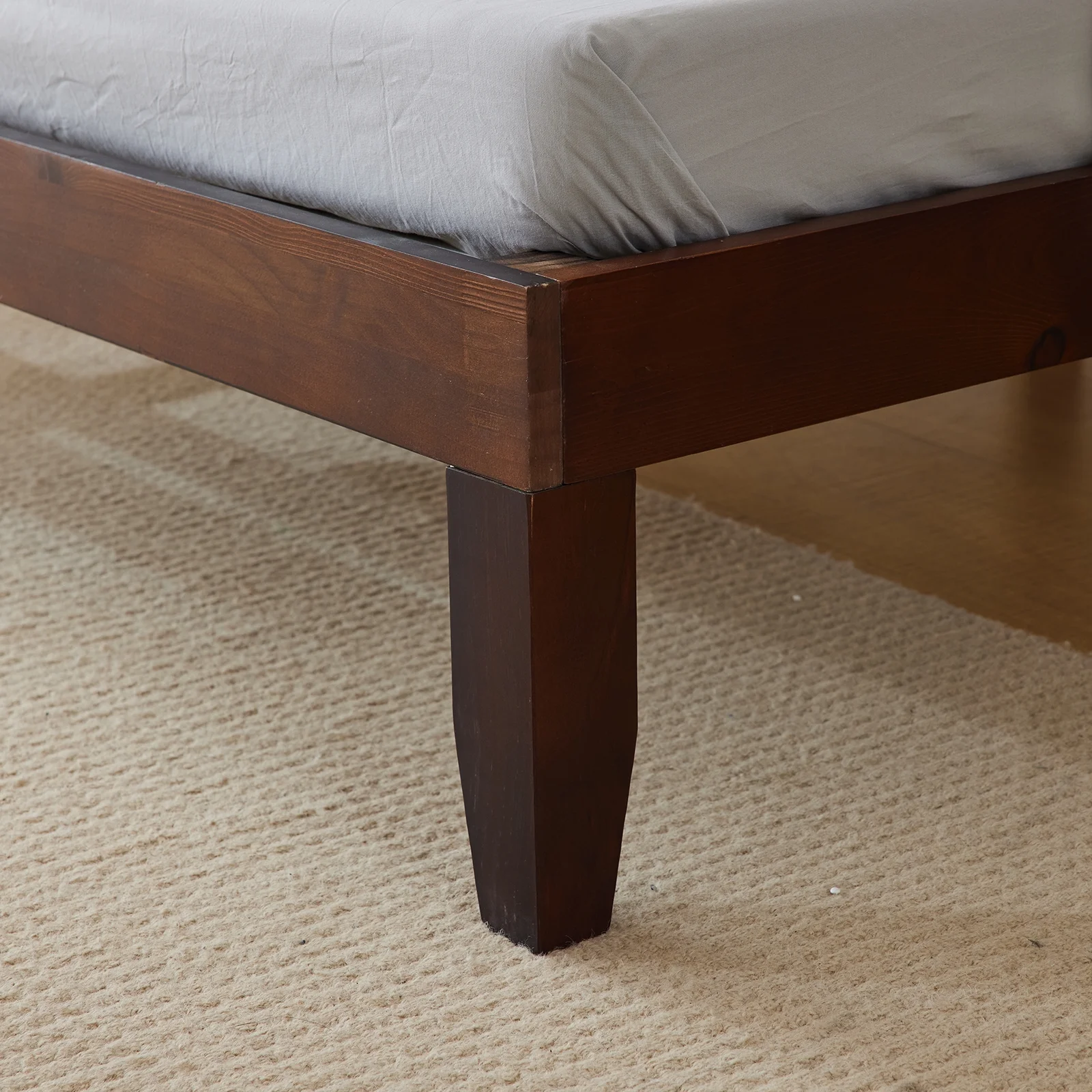 2025 Estructura de cama individual de madera con acabado marrón – diseño robusto y sencillo. 197.2 x 96.5 x 30.5 cm – ideal para habitación infantil.